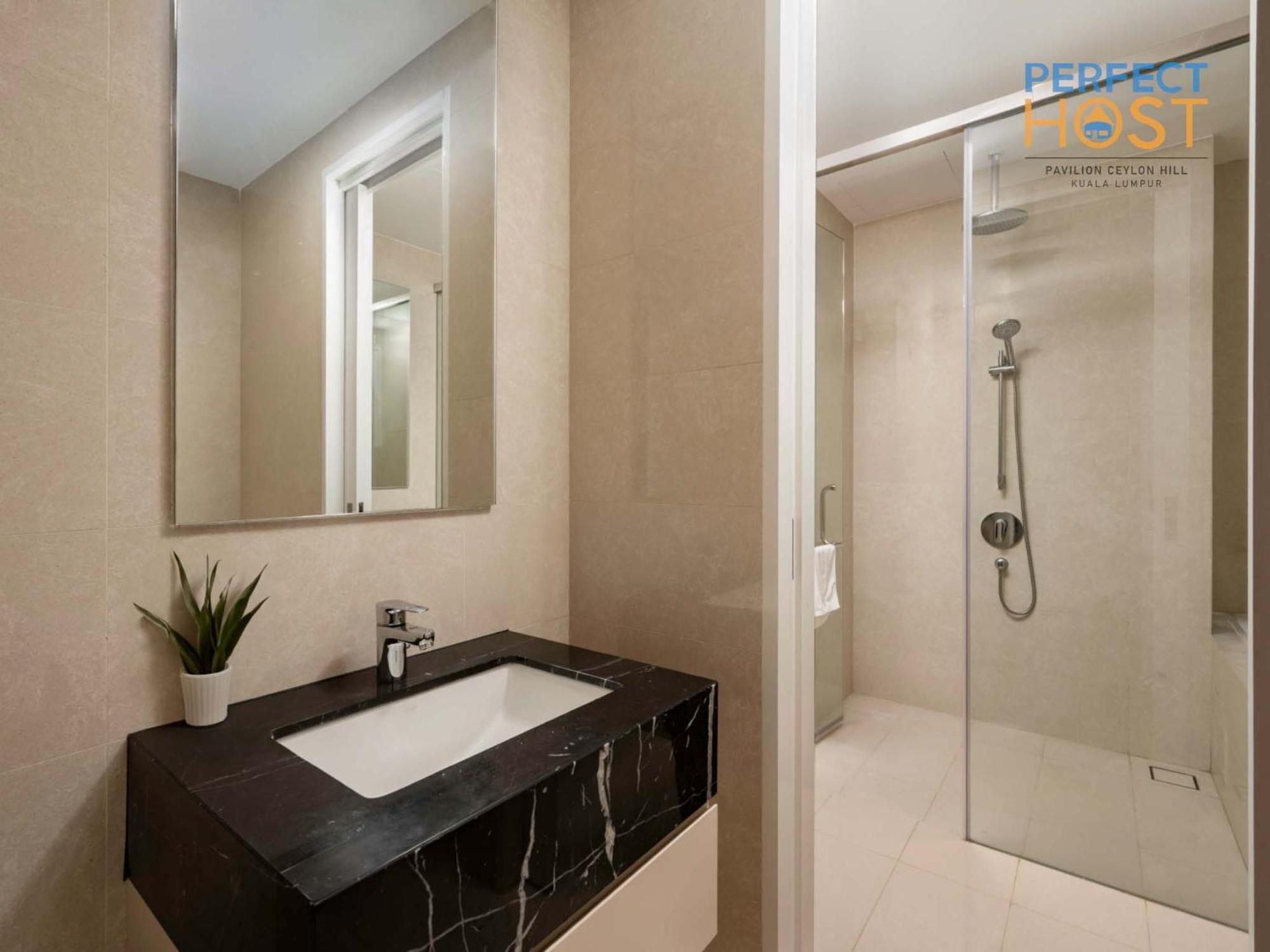 Pavilion Ceylon Hill Suites, Bukit Bintang By Perfect Host 吉隆坡 外观 照片