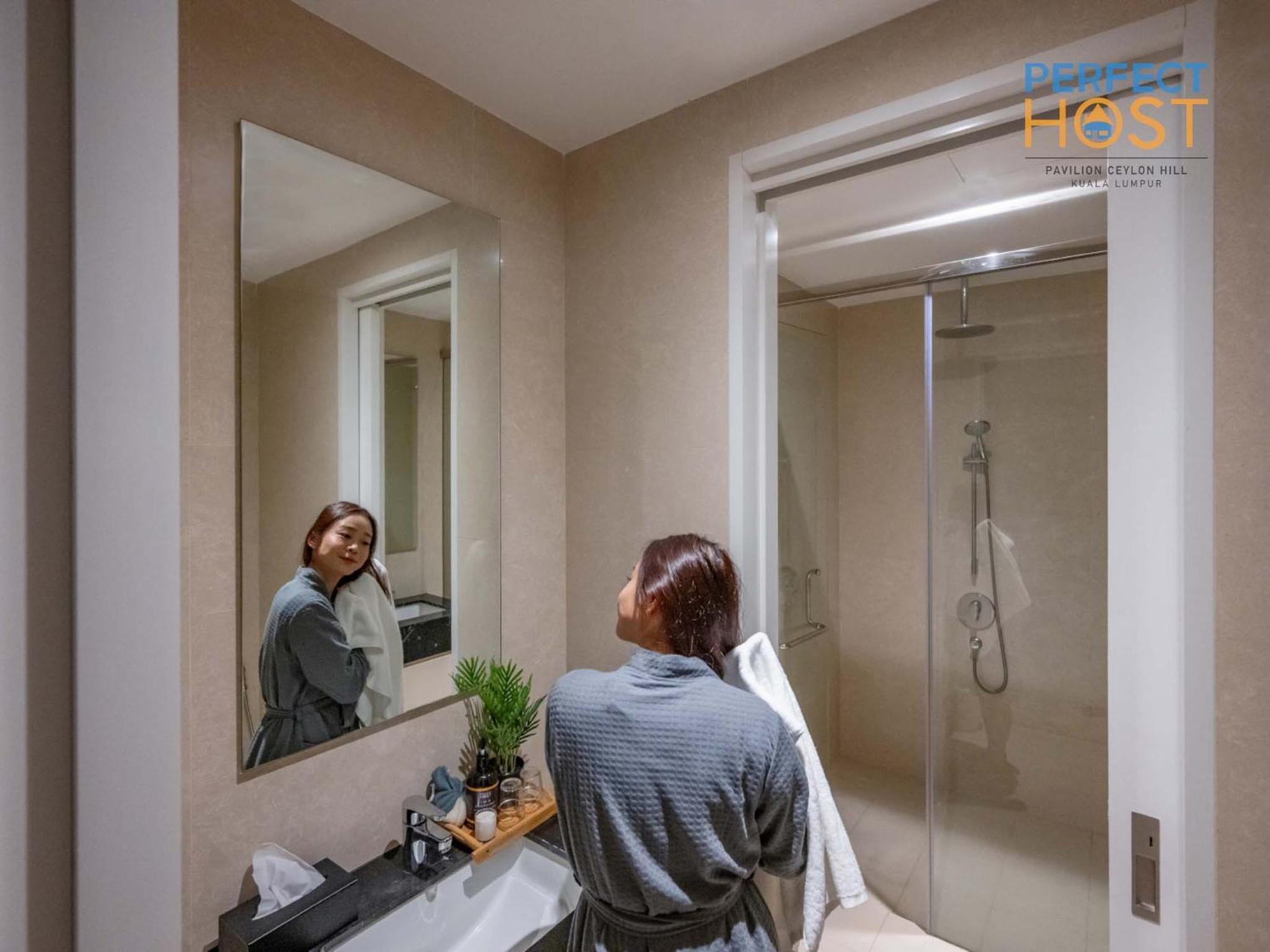 Pavilion Ceylon Hill Suites, Bukit Bintang By Perfect Host 吉隆坡 外观 照片 Bathroom