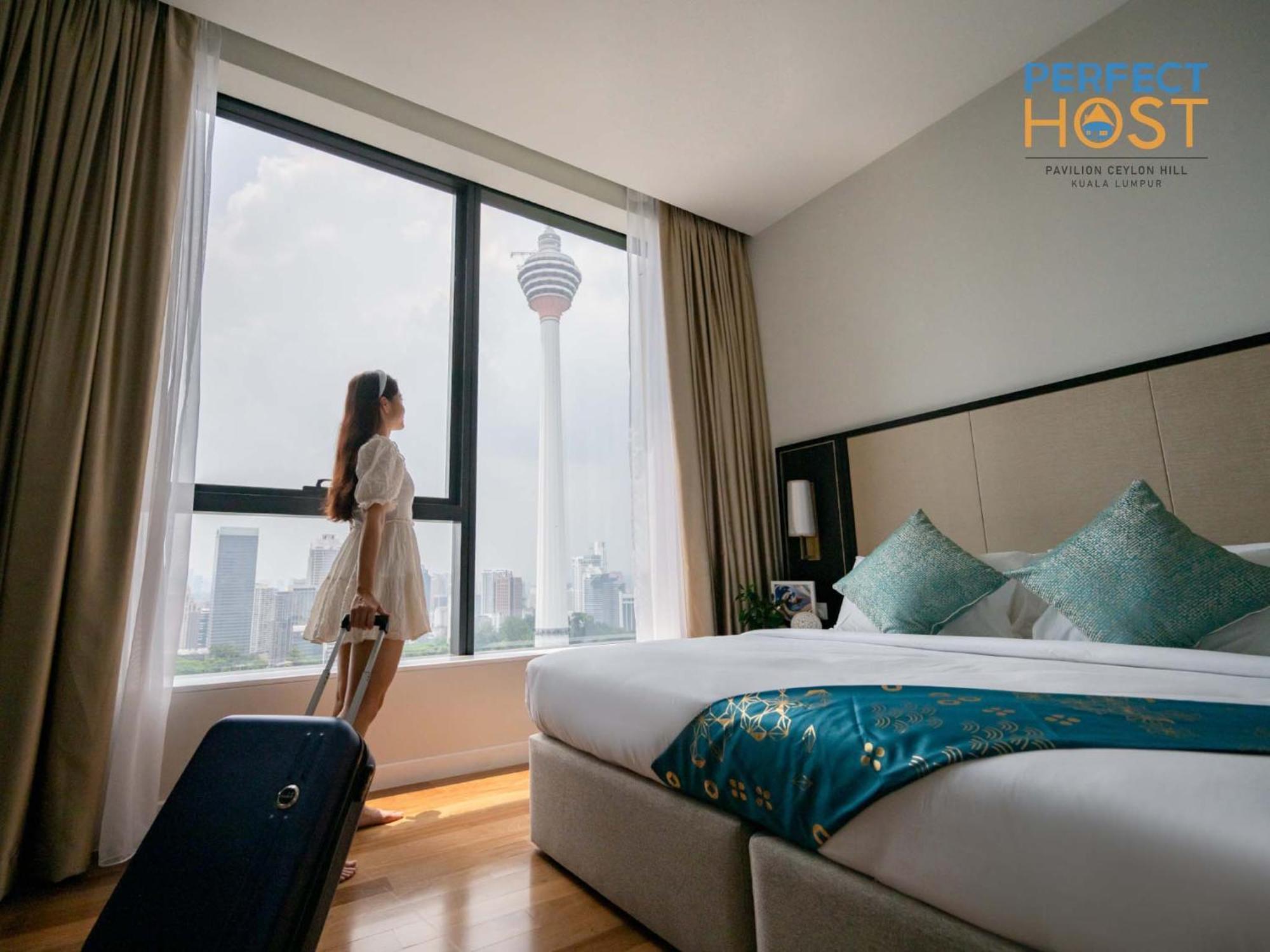 Pavilion Ceylon Hill Suites, Bukit Bintang By Perfect Host 吉隆坡 外观 照片 A guest at a hotel
